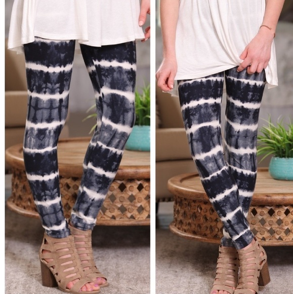 NEW LISTING! TIE DYE BUTTERY LEGGINGS - Picture 3 of 4